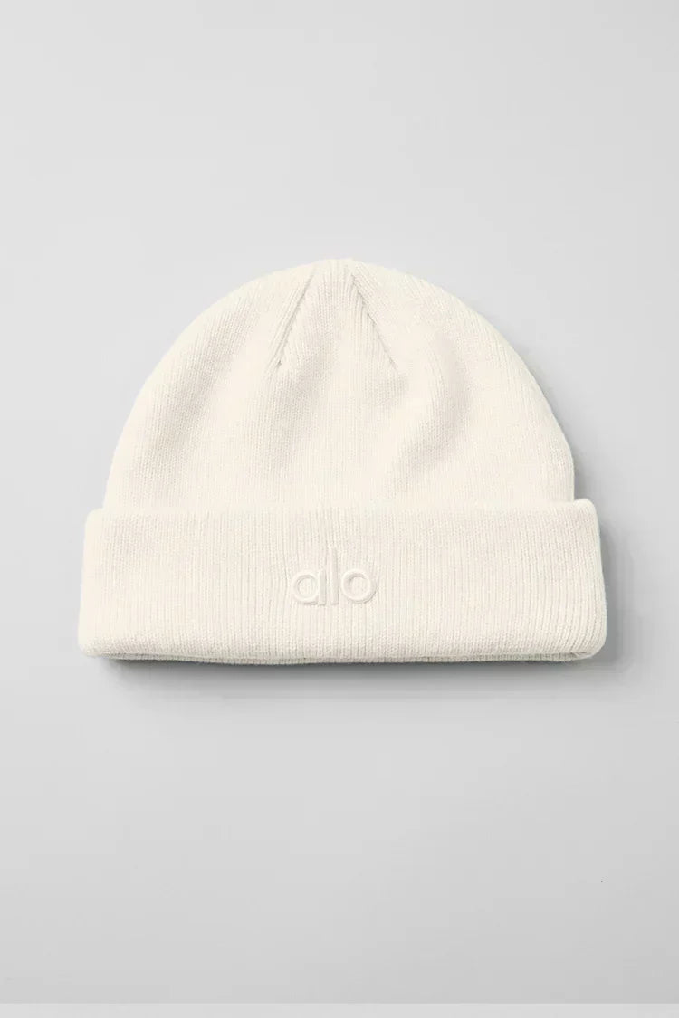 Opvallende witte muts